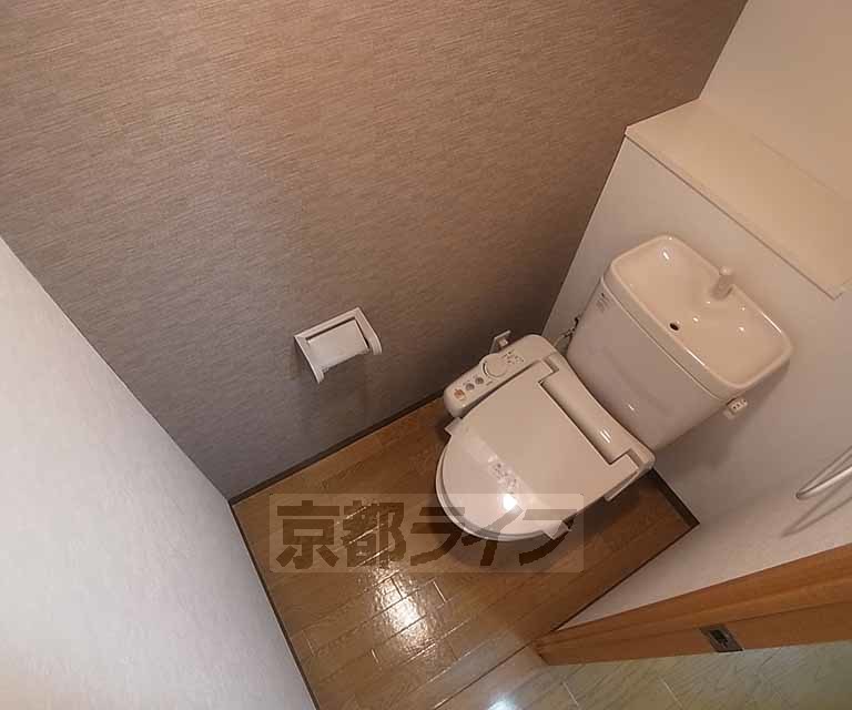 トイレ　清潔感のある洋式トイレ。