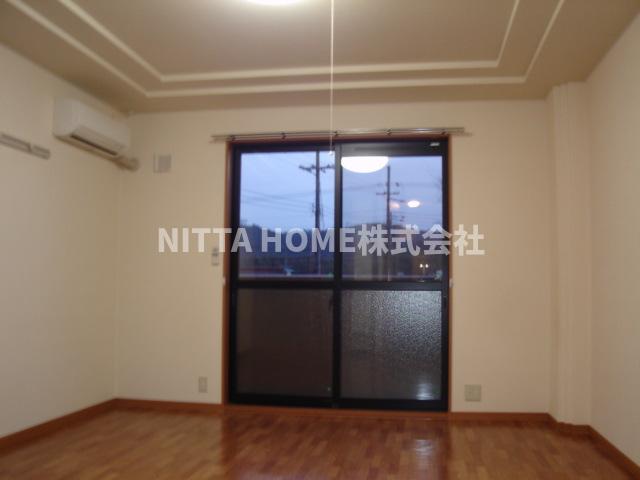 居室・リビング　9.1帖の洋室です♪