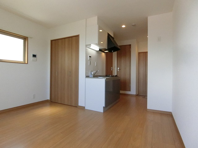 居室・リビング　明るくて気持ちの良いお部屋となっております