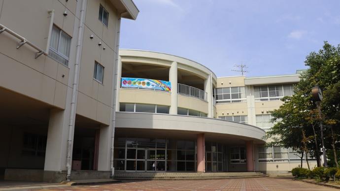 小学校　新潟市立鏡淵小学校（小学校）まで1115m