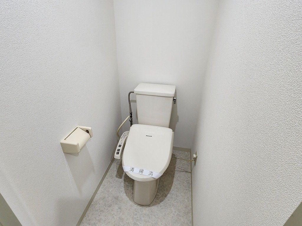 トイレ　癖になるウォシュレット完備