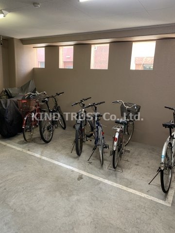 その他共有部分　屋根付き駐輪場です