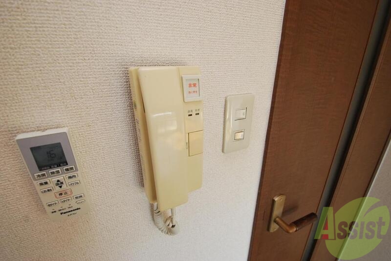 セキュリティ　来客はインターフォンで確認してからドアを開けてくださいね