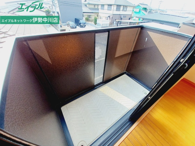 バルコニー　同物件別室の写真です。