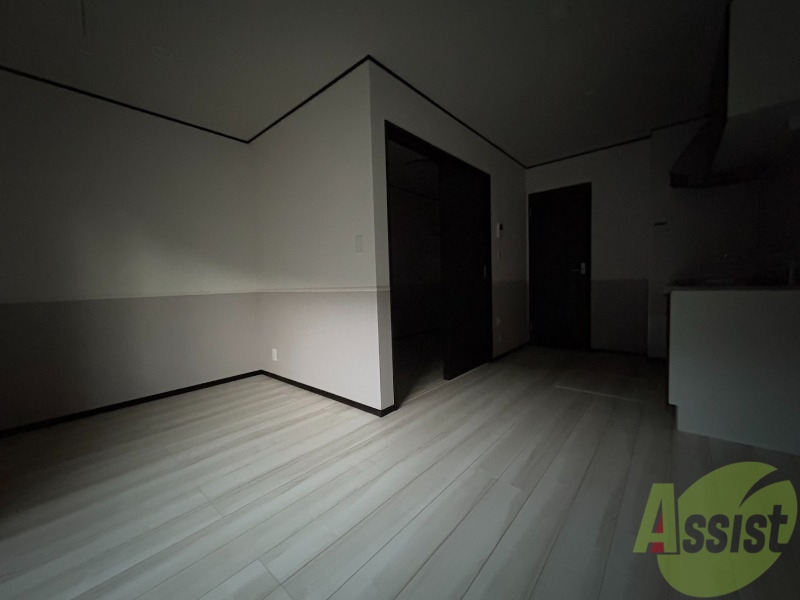 居室・リビング　こちらは、１ＬＤＫのお部屋です！広々しています！