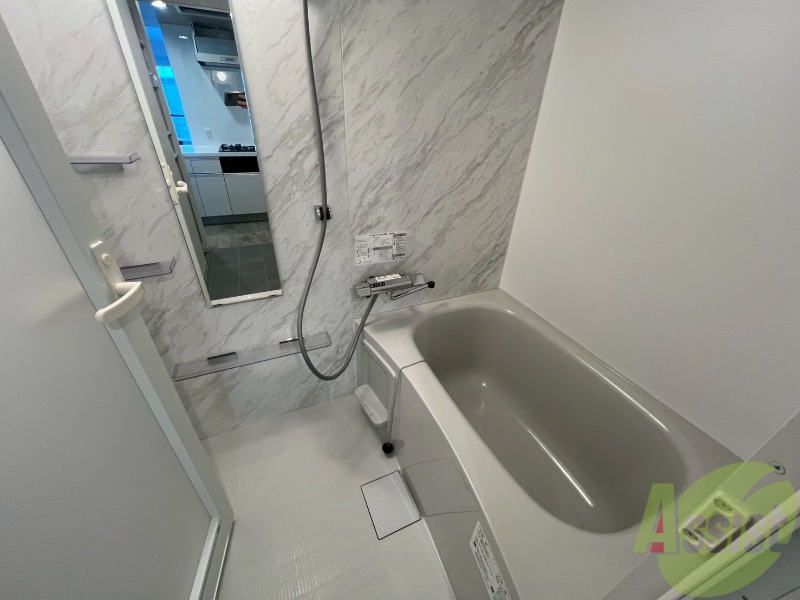 バス・シャワールーム　ユニットバスです。疲れを癒すのに欠かせませんね！