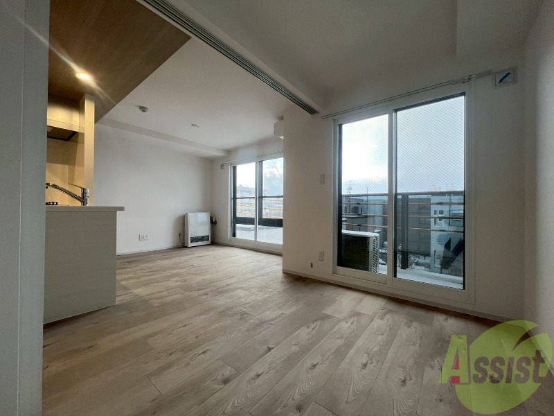 居室・リビング　広くてキレイなお部屋が広がっていて、充実した生活が送れそう。