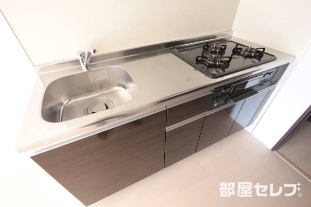 キッチン　ガスコンロ３口です