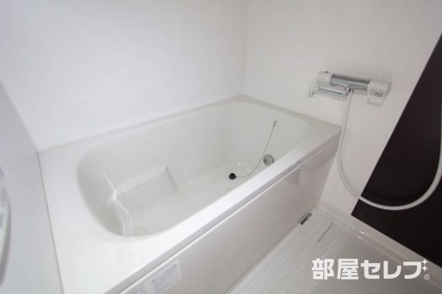 バス・シャワールーム　ゆったりバスルーム