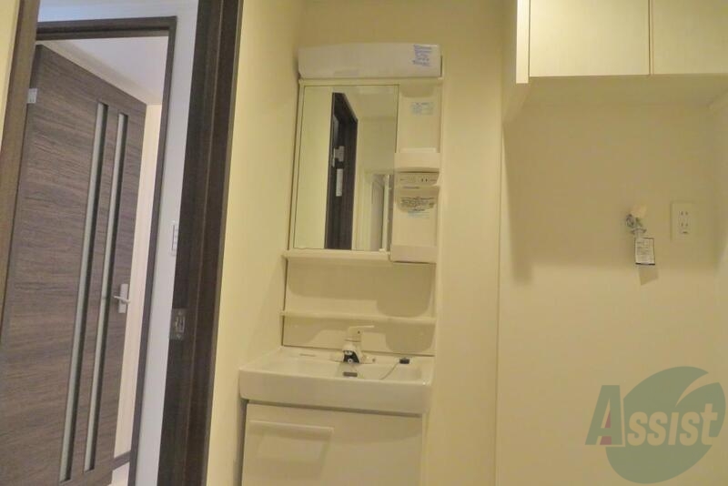 洗面設備　洗面台もついてますので朝もばっちりですね