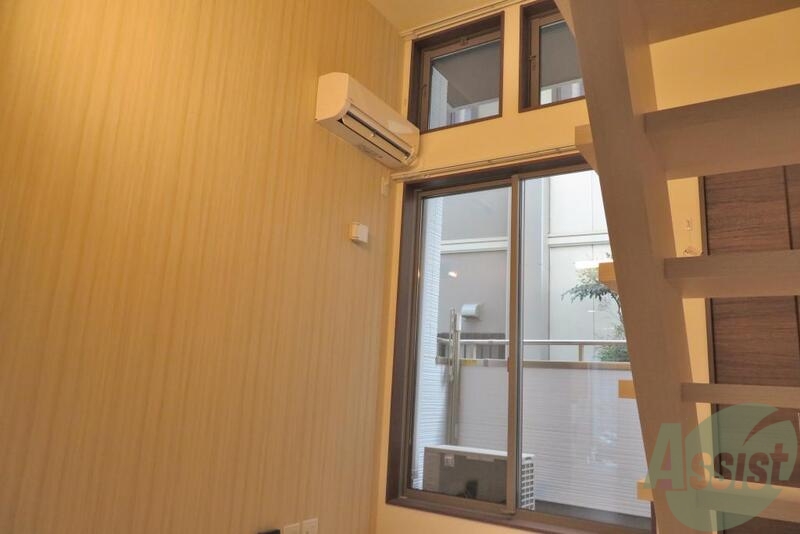 居室・リビング　一人で気ままなぜいたく生活。まさにこの言葉が似合いそうな感じ