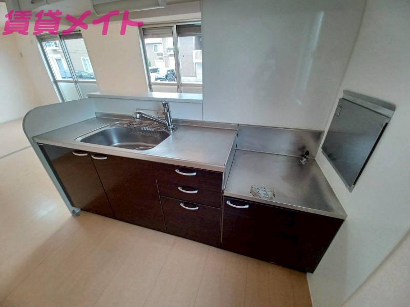 キッチン　同タイプのお部屋です。