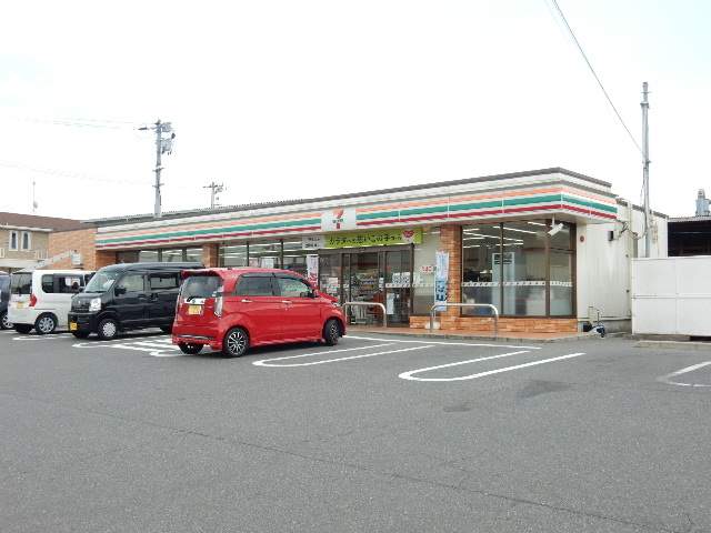 コンビニ　セブンイレブン平井６丁目店（コンビニ）まで700m