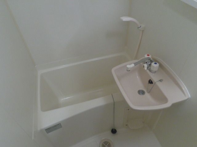 バス・シャワールーム　バス