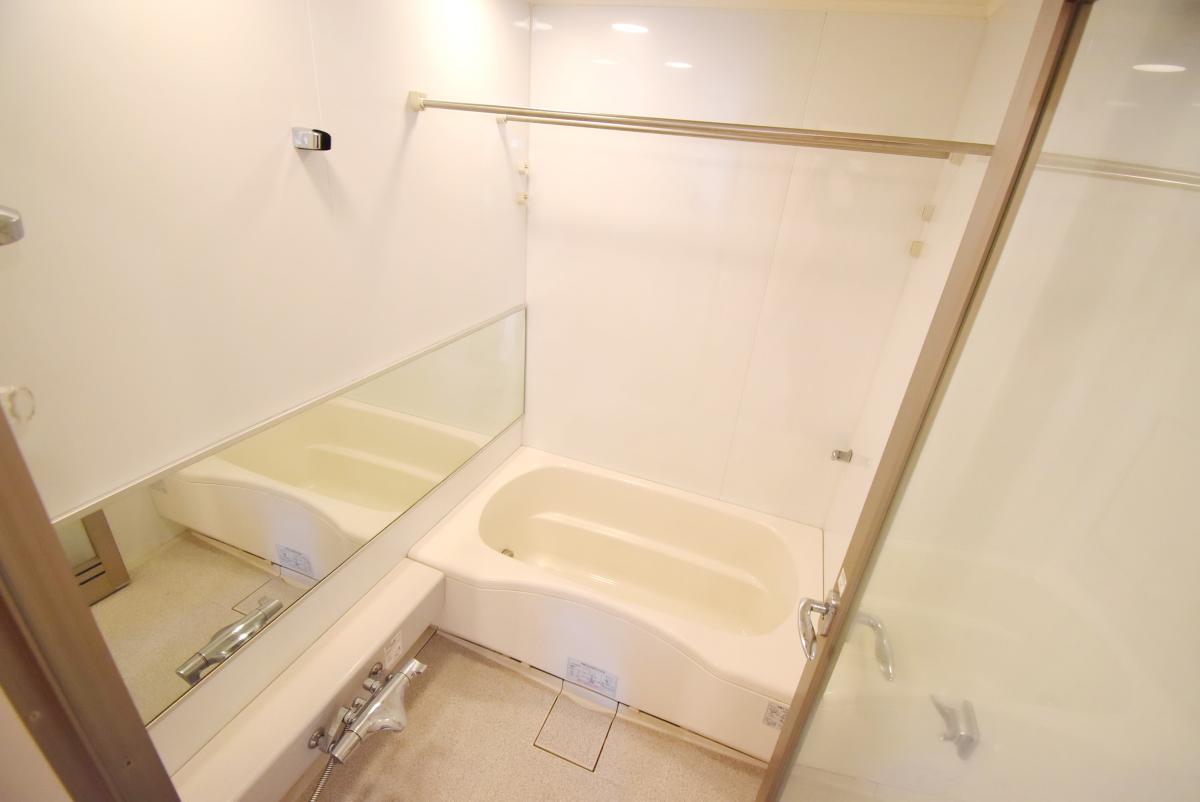 バス・シャワールーム　※別部屋の参考写真です。