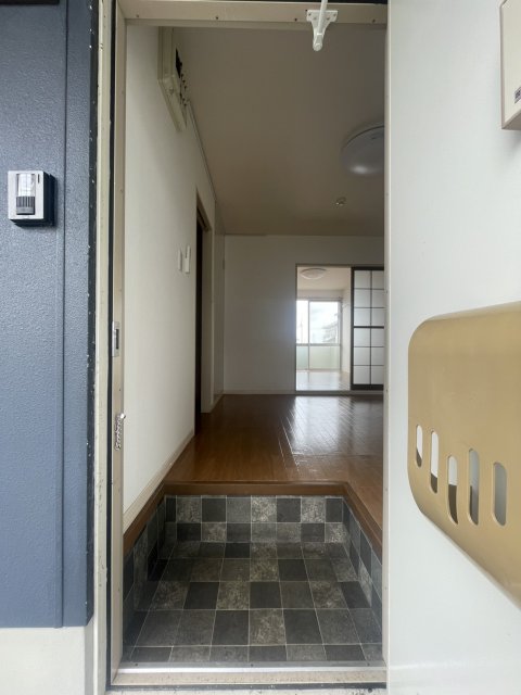ミュゲー一番館Aの玄関写真