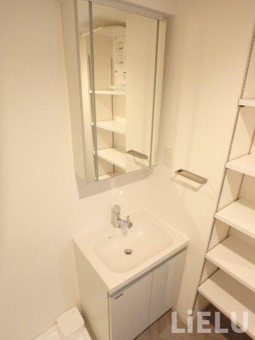 洗面設備　同シリーズ物件のモデルルームになります※現況優先