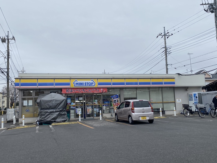 コンビニ　ミニストップ（コンビニ）まで520m