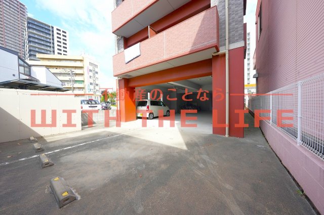 駐車場　駐車場に車を止められます