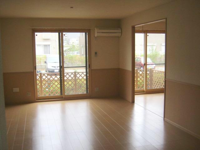 居室・リビング　※別部屋写真