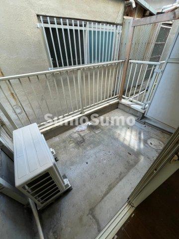 バルコニー　外からの目が気にならないバルコニーで洗濯物が干せます