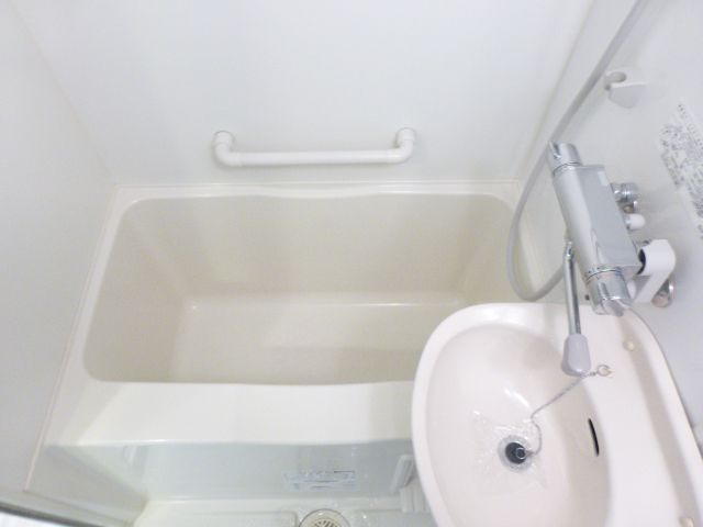 バス・シャワールーム　※別部屋参考写真