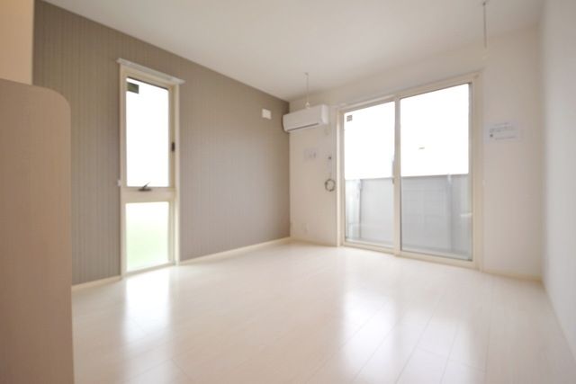 その他部屋・スペース　★ＬＤＫも10帖と広々です★