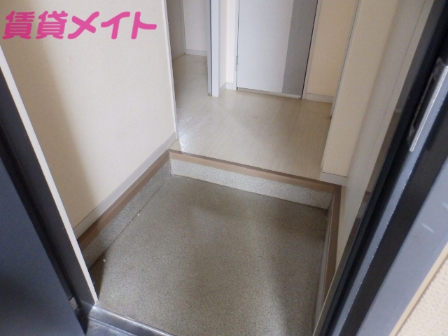 玄関　玄関同型参考写真