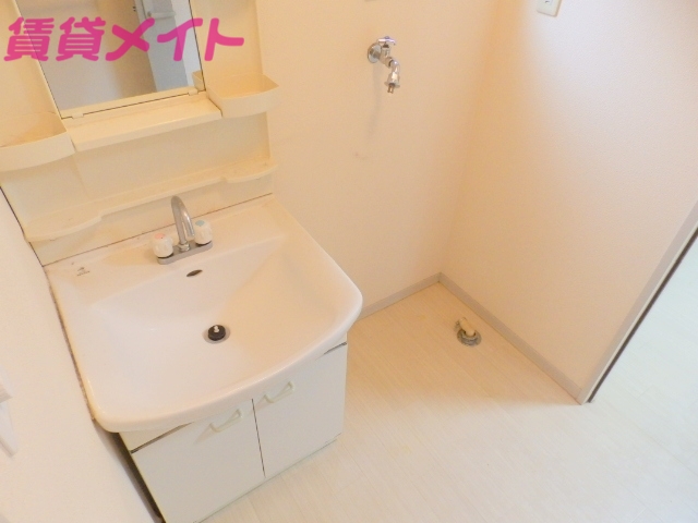 洗面設備　洗面所同型参考写真