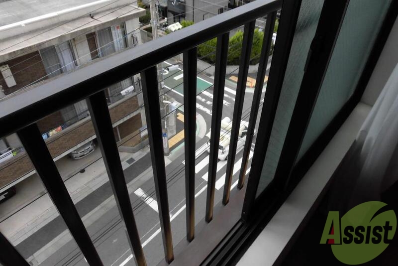 バルコニー　いたって普通のバルコニーです。