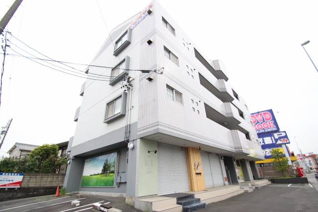 建物外観　タイル貼りの外観。