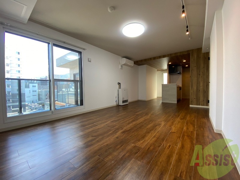 居室・リビング　広々としたリビングですね。使い勝手がよさそうですね！