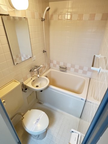 バス・シャワールーム　☆バス・トイレ一緒☆※参考写真