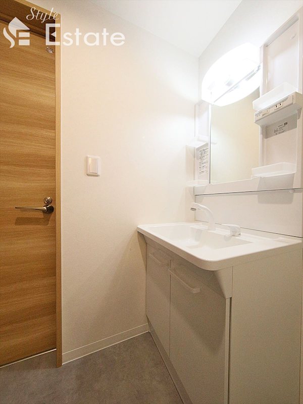 洗面設備　同仕様内装