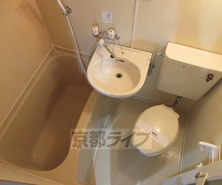 バス・シャワールーム　３点ユニットバスです