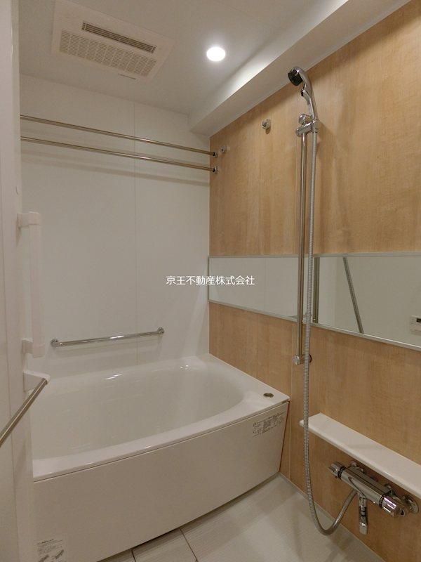 バス・シャワールーム　追い焚き付きで経済的！