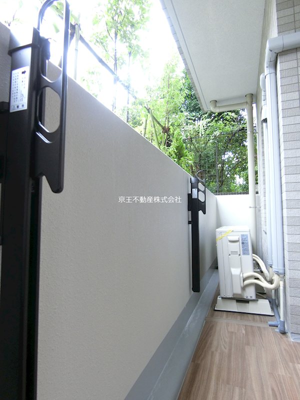 バルコニー　洗濯物を干せます