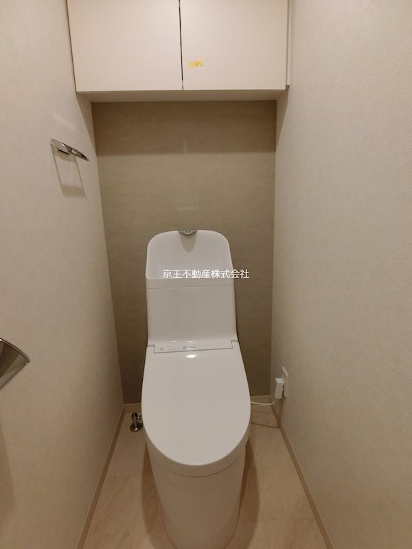 トイレ　温水洗浄便座付き