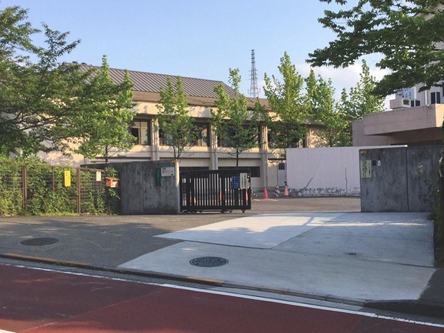 小学校　八王子市立松木小学校（小学校）まで772m