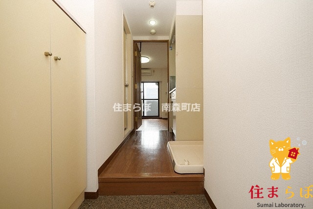 玄関　「気になったら、LINEで気軽に相談できますよ。」