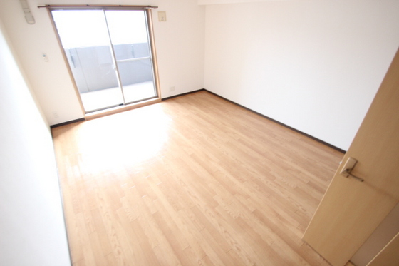 居室・リビング　※別部屋の写真です