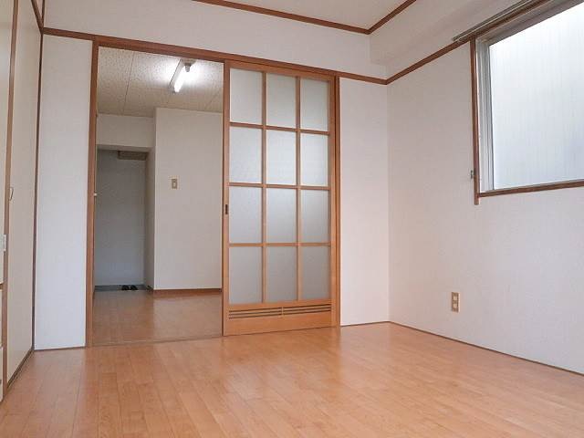 居室・リビング　写真は別のお部屋のものでございます