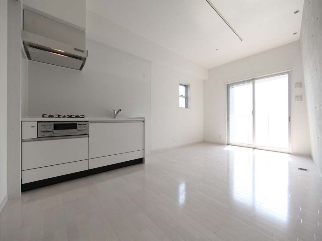 居室・リビング　LDK10.8帖　洋室6.2帖と繋げても仕切っても使えます