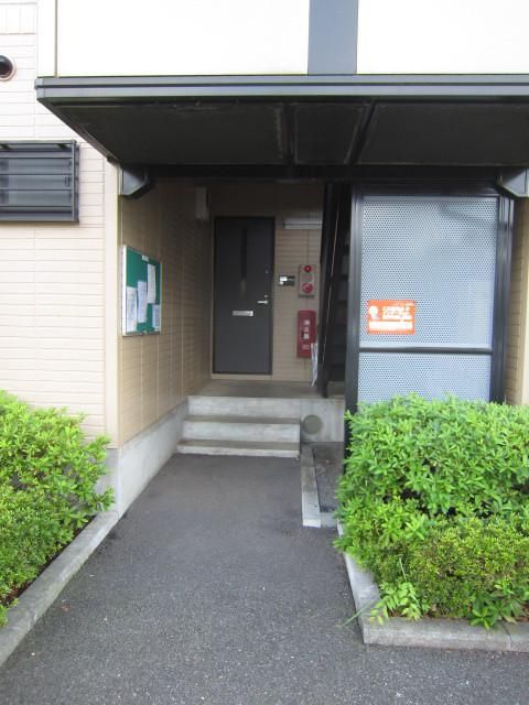 エントランス　タウンハウジング府中店まで
