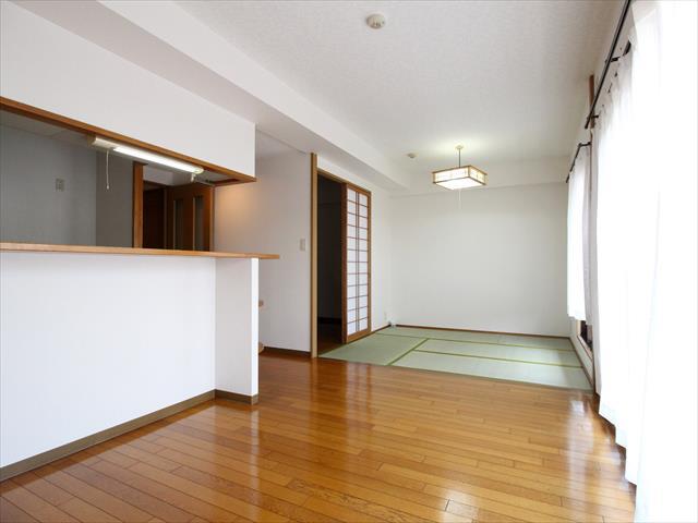 居室・リビング　松山市石手　サントノーレ石手　リビング