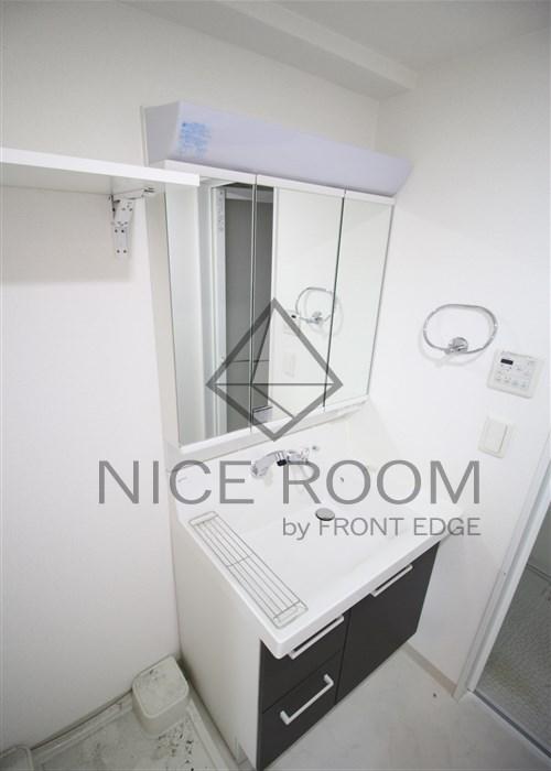 洗面設備　エステムプラザ難波WESTIIプレディア　独立洗面台