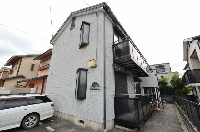 建物外観　敷地内に駐車場あります！