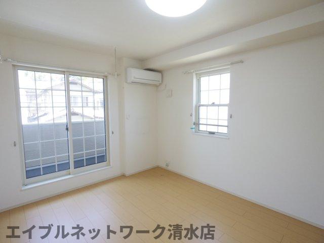 居室・リビング　同物件同タイプ