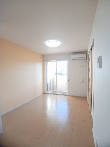 居室・リビング　ゆったりとした居間です