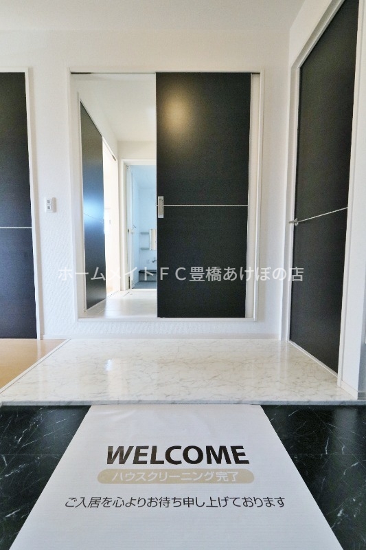 玄関　同型別部屋写真